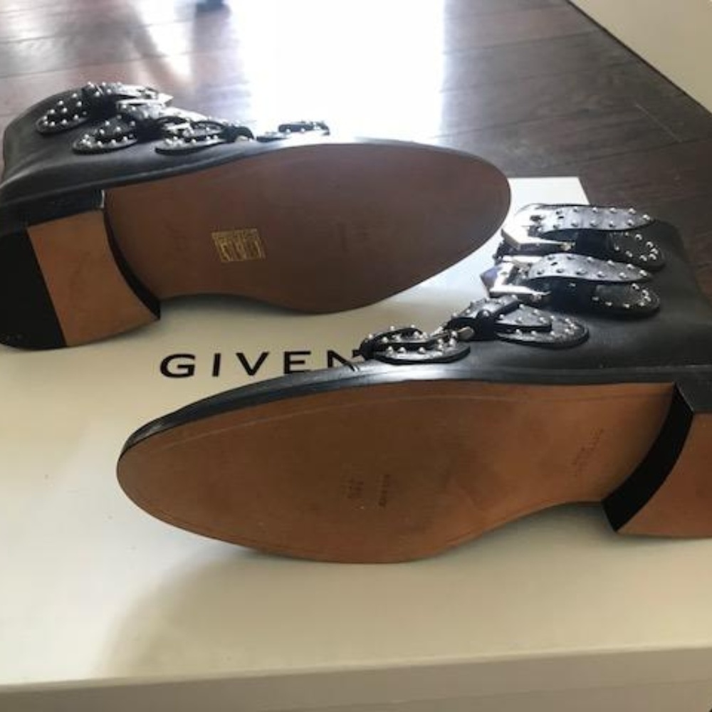 Authentic Givenchy 4 buckle boots - Picture 4 of 5